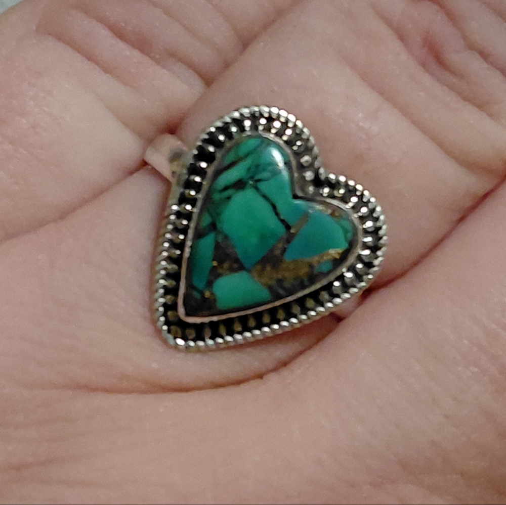 Heart-Shaped Green Dahlia Turquoise Silver Ring - Picture 2 of 13